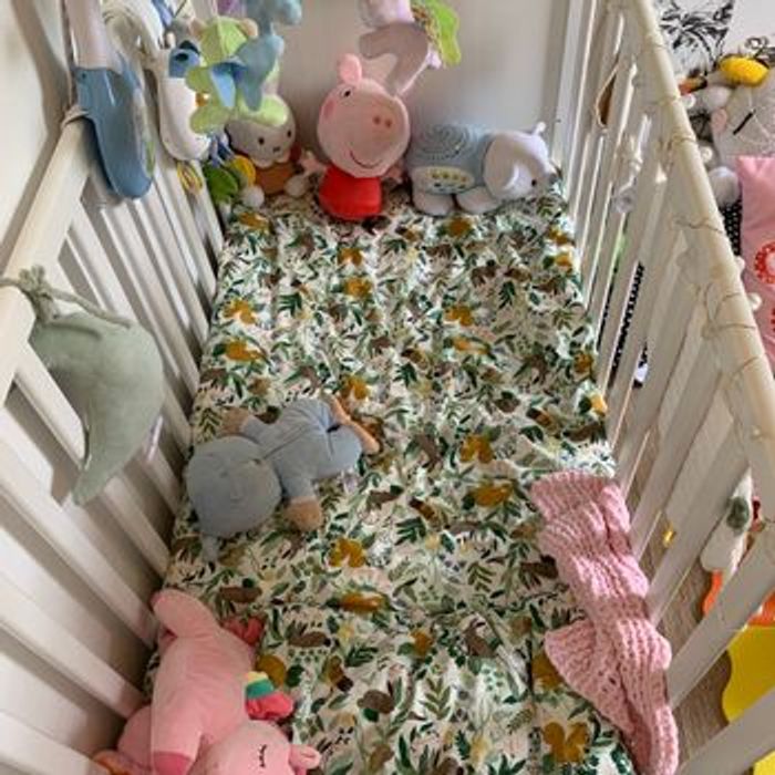 Lit bébé avec matelas et housse de couette - photo numéro 3