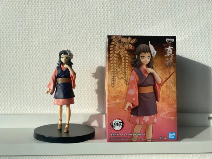 Figurine Makomo demon slayer