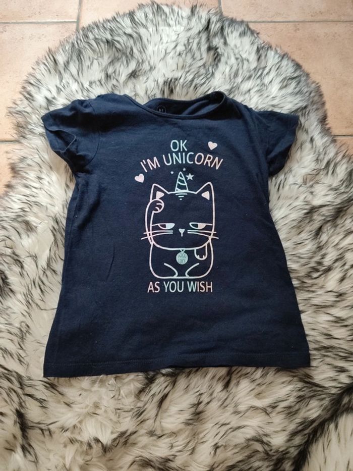 T short 6 ans