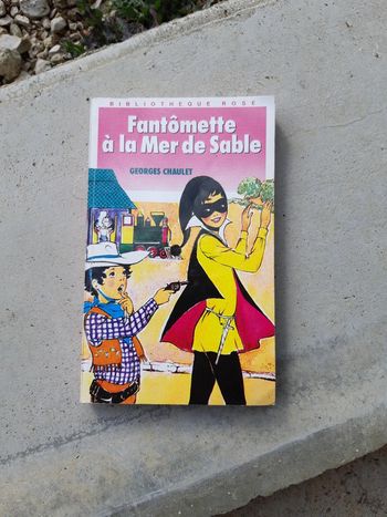 Fantomette a la mer de sable