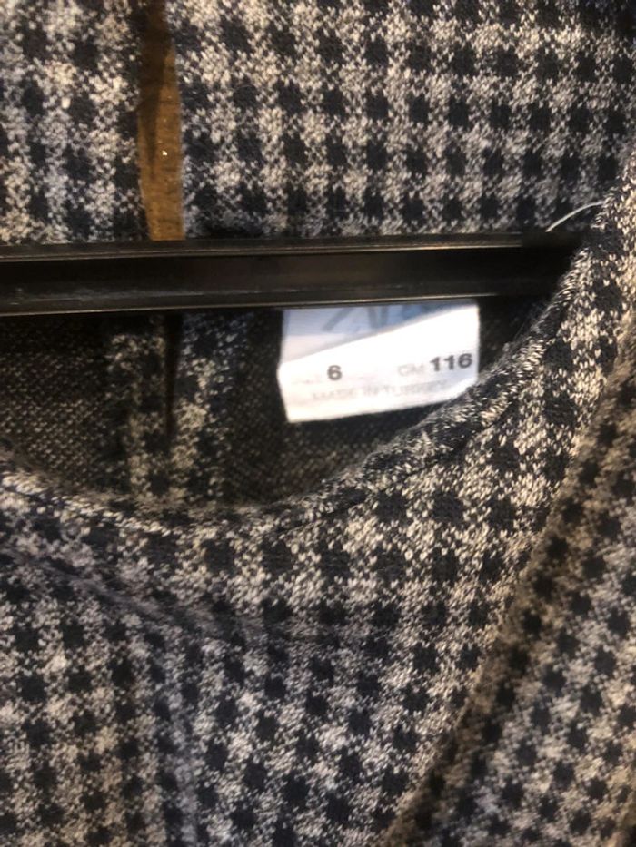 Jolie robe 6 ans Zara - photo numéro 3