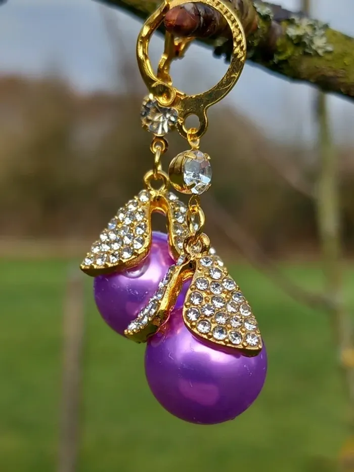 Boucles d'oreilles dorées et strass pour oreilles percées boutique chic - photo numéro 2
