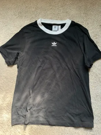 Teeshirt Adidas noir et blanc