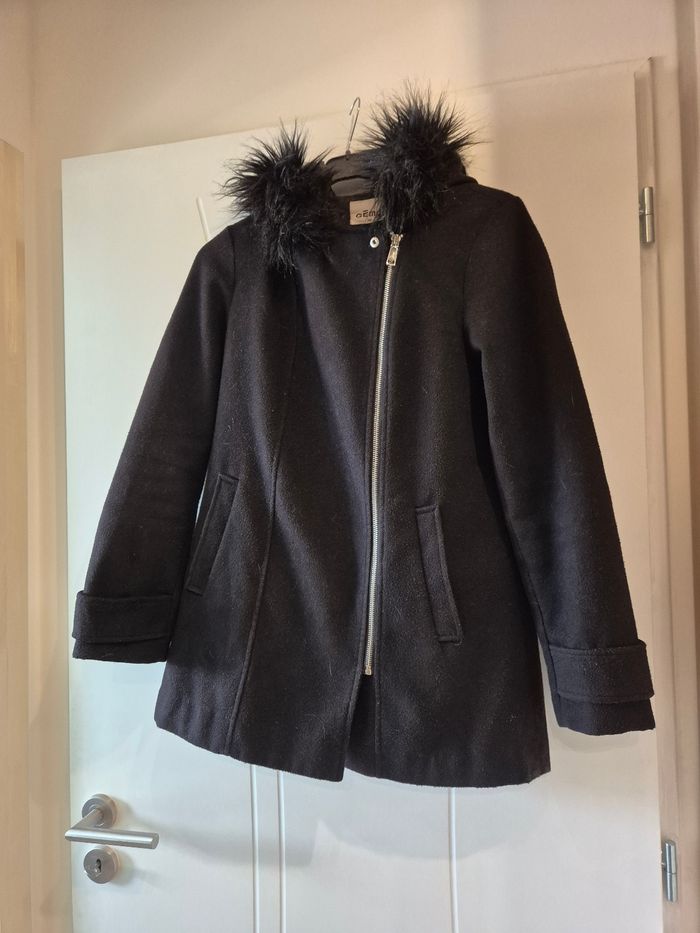 Manteau noir à capuche