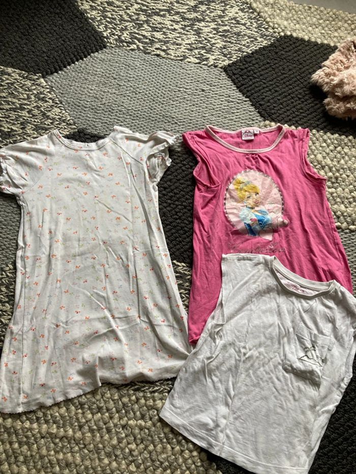 Lot chemises de nuit et t-shirt