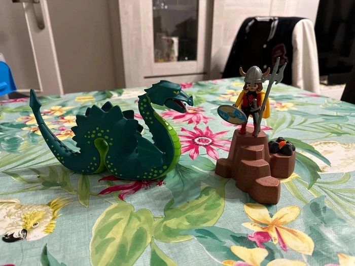 Monstre du loch ness avec viking playmobil