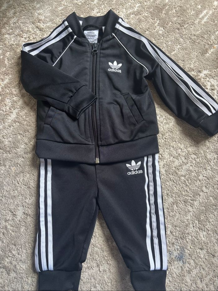 Ensemble adidas