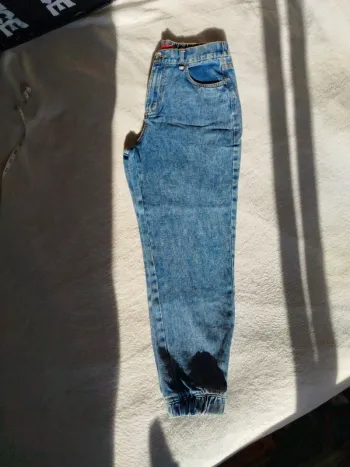 Jean type ballon Jennyfer taille 38