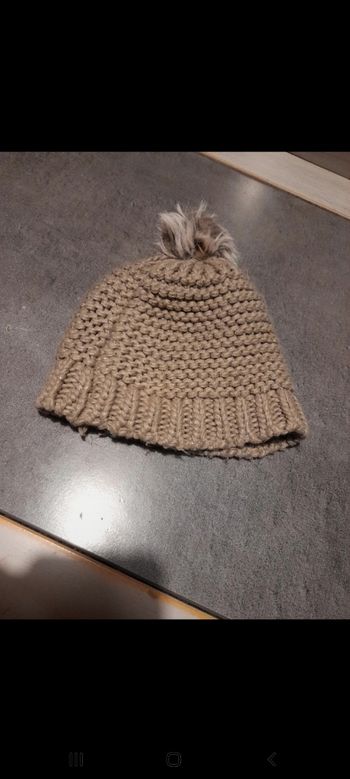 Bonnet avec ponpon