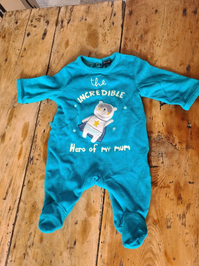 Lot trois pyjama velours en 1 mois - photo numéro 2