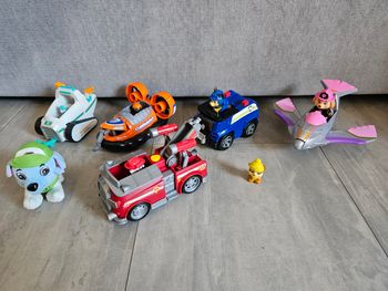Lot pat patrouille figurines et voitures peluche