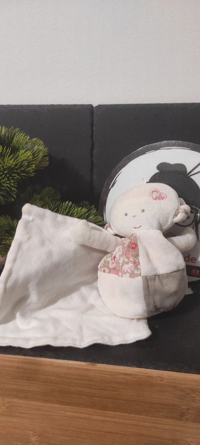 Doudou poupée boule rose fleurs mouchoir Berlingot fille marron fleur coeur rose carreaux