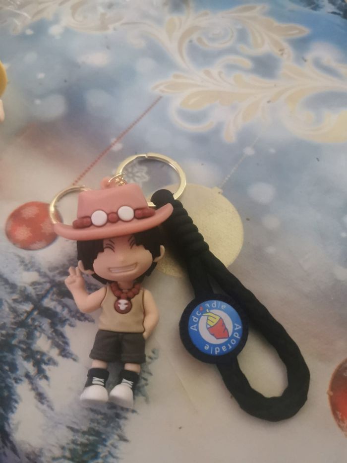 Lots porte clef one pièce - photo numéro 5