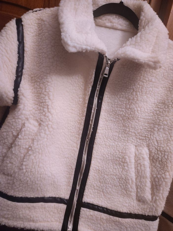 Manteau mouton fausse fourrure neuf - photo numéro 2