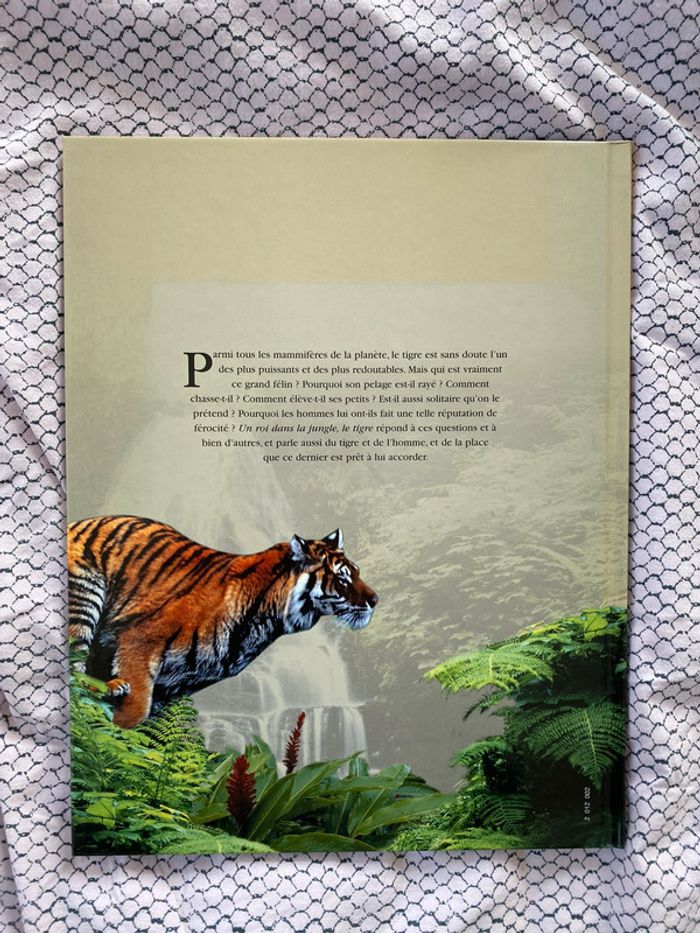 Livre Altlas jeunesse Le tigre - photo numéro 2