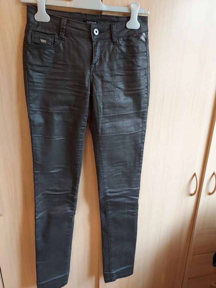 Pantalon brun brillant Morgan.