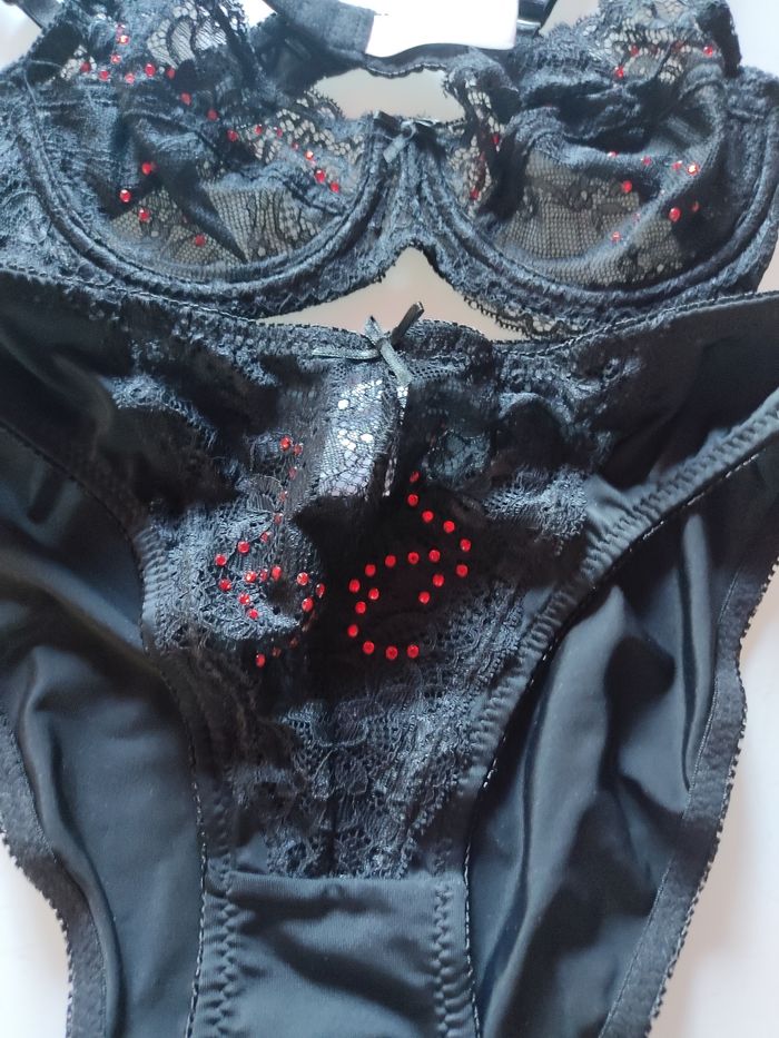 Ensemble lingerie - photo numéro 4