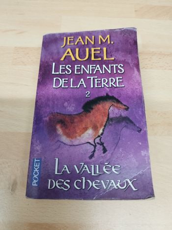 Les enfants de la Terre - Tome 2 : La vallée des chevaux - Jean M. Auel
