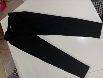 Pantalon noir forme carotte