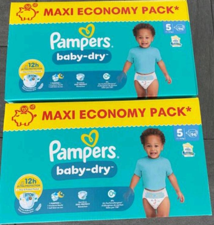 Lot de 2 cartons de Couches Pampers baby dry taille 5