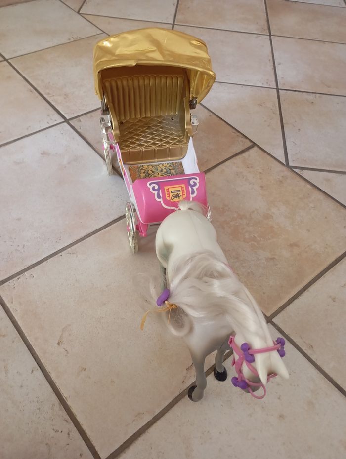 Calèche et cheval pour poupée style Barbie - photo numéro 2