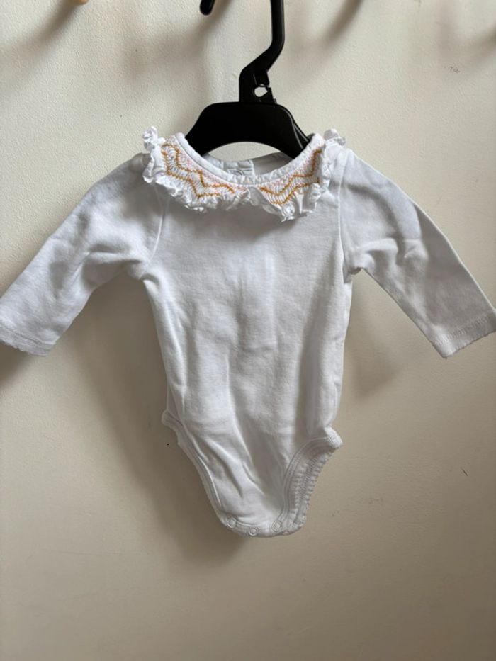 Lot 3 bodies blanc manches longues Petit Bateau Cyrillus 3 mois - photo numéro 3