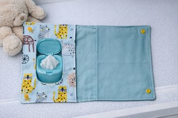 Pochette pour boite de lingettes et couche