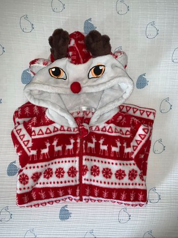 Combinaison pyjama cerf de Noël enfant 5 ans ( Gémo, parfait état)🎅