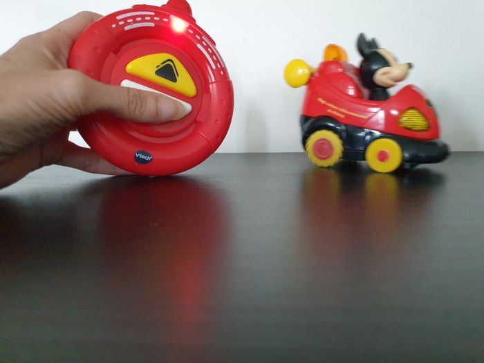 Tut tut bolide Disney "La magi voiture télécommandée de Mickey" VTech - photo numéro 4