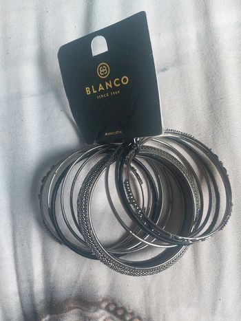 Lot de 10 bracelets Blanco neuf