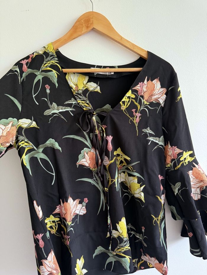 Blouse manches 3/4 noir à motifs multicolore Aisabelle taille 36 S - photo numéro 3