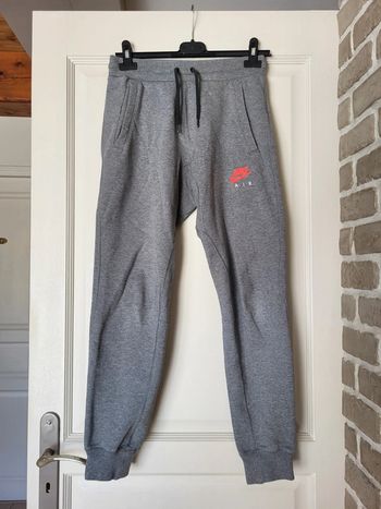 Pantalon de jogging Nike gris - Comme neuf