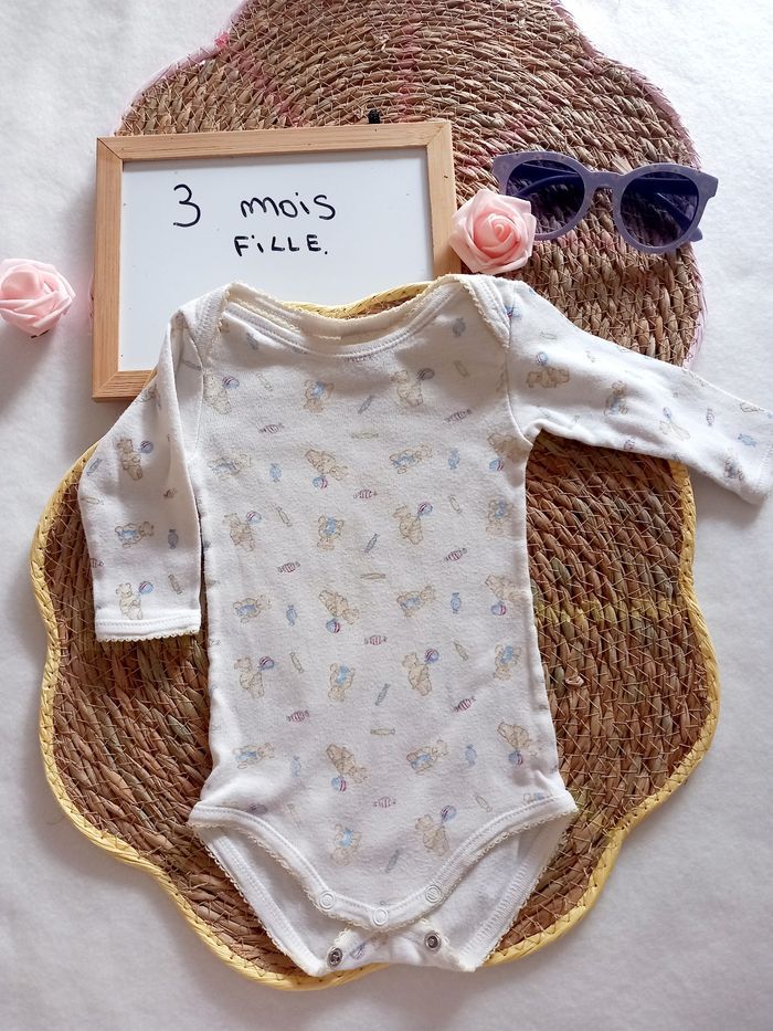 4 bodies fille 👧 3 mois - photo numéro 2