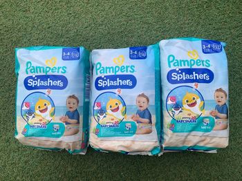 Lot couches piscine Pampers