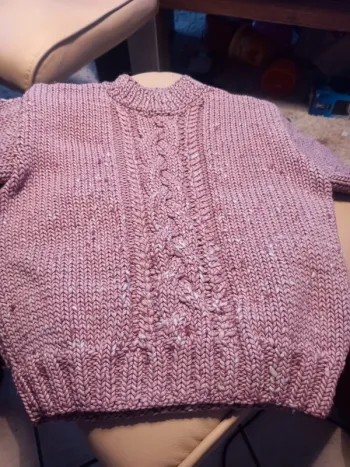 Pull rose 4-6 ans en vraie laine tricoté main