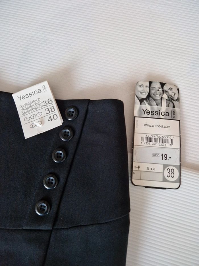 Jupe noire taille 40 - photo numéro 2