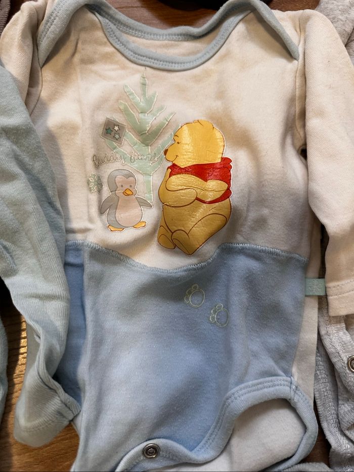 Lot de bodies bébé 6 mois - photo numéro 3