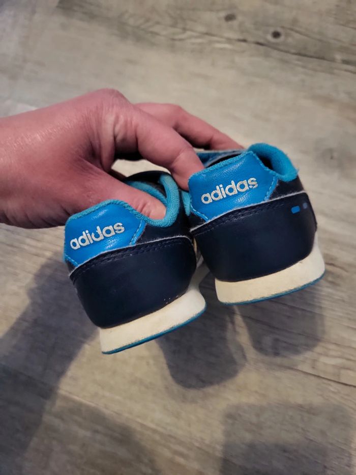 Baskets garçon Adidas taille 23 - photo numéro 4