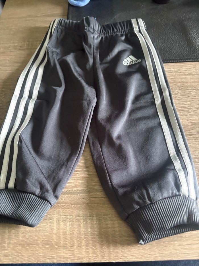 Jogging adidas 6/9 mois