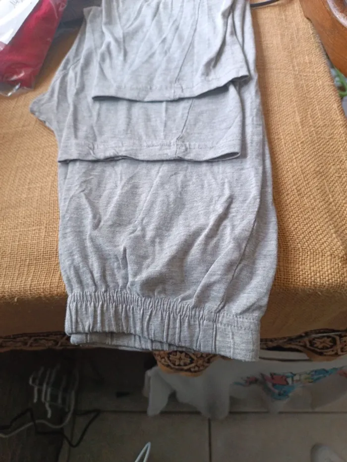 Pantalon de pyjama gris 6A. - photo numéro 4