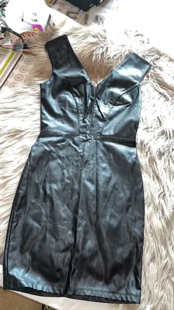 Robe faux cuir moulante taille S