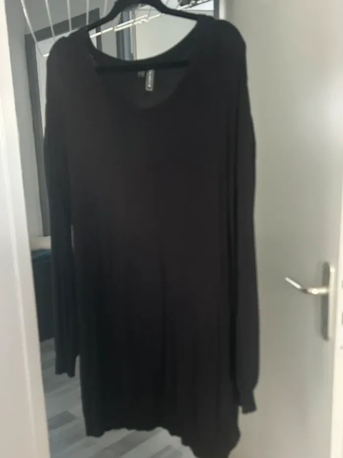 Pull long noir t52