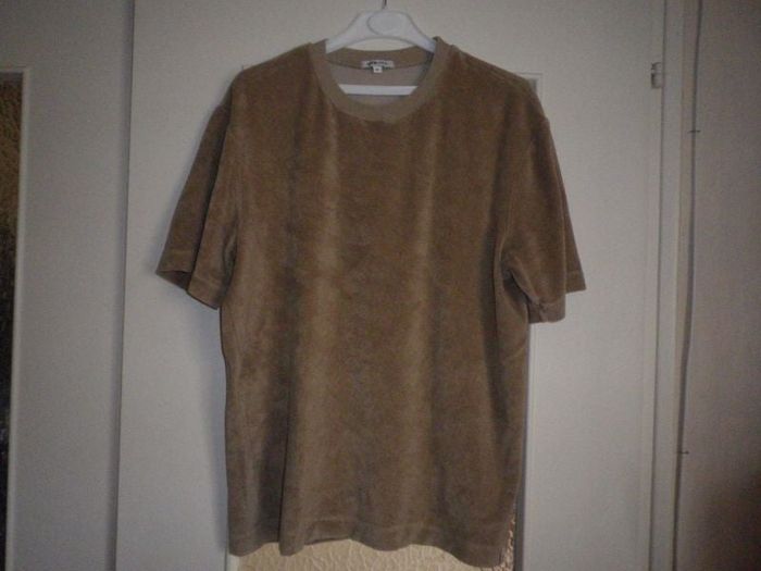 TEE SHIRT