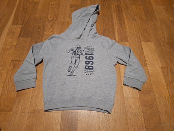 Sweat gris à capuche 4/5ans