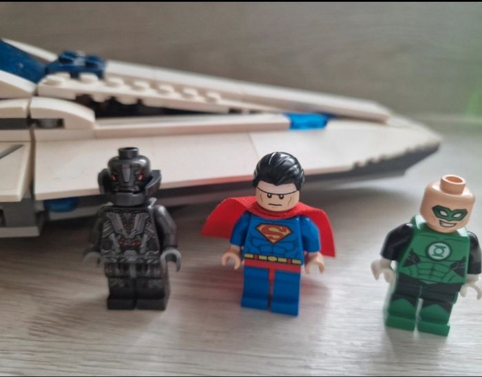 Superbe vaisseau lego marvel 76028 - photo numéro 2