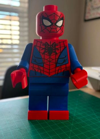 Figurine Géante Spider-Man Style LEGO 48cm - Statue Articulée XXL