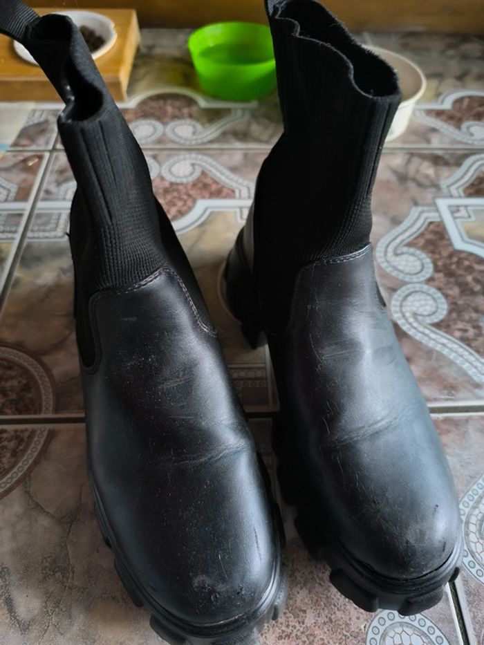 Paire de boots noires - photo numéro 5