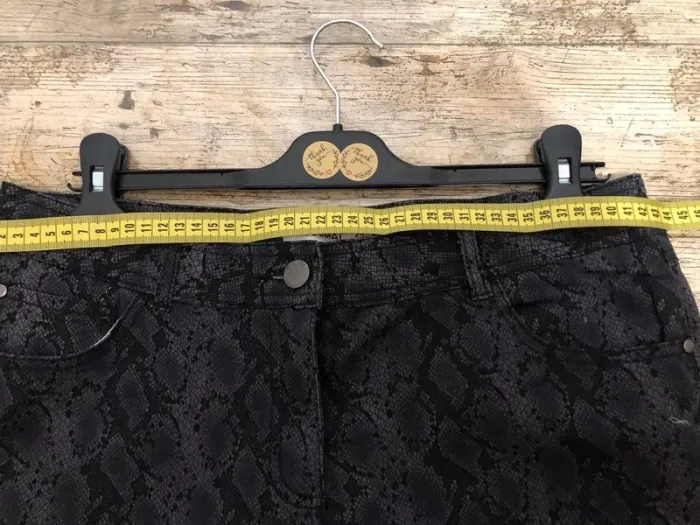 Pantalon imprimé Python - photo numéro 7