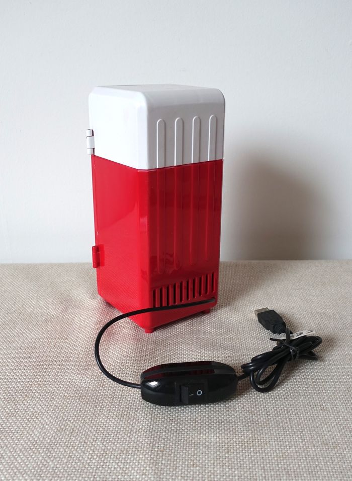 Mini frigo vintage année 2007 - Branchement USB avec interrupteur - Testé - Fonctionnel - photo numéro 4