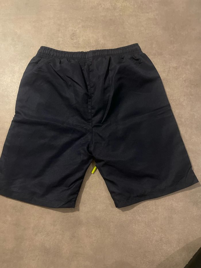 Short Lacoste - photo numéro 7